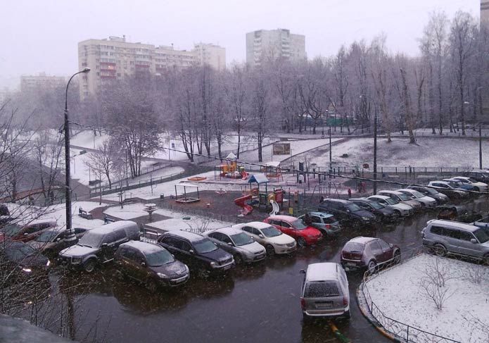Весна. 20 апреля 2015 года в Москве снова лег снег